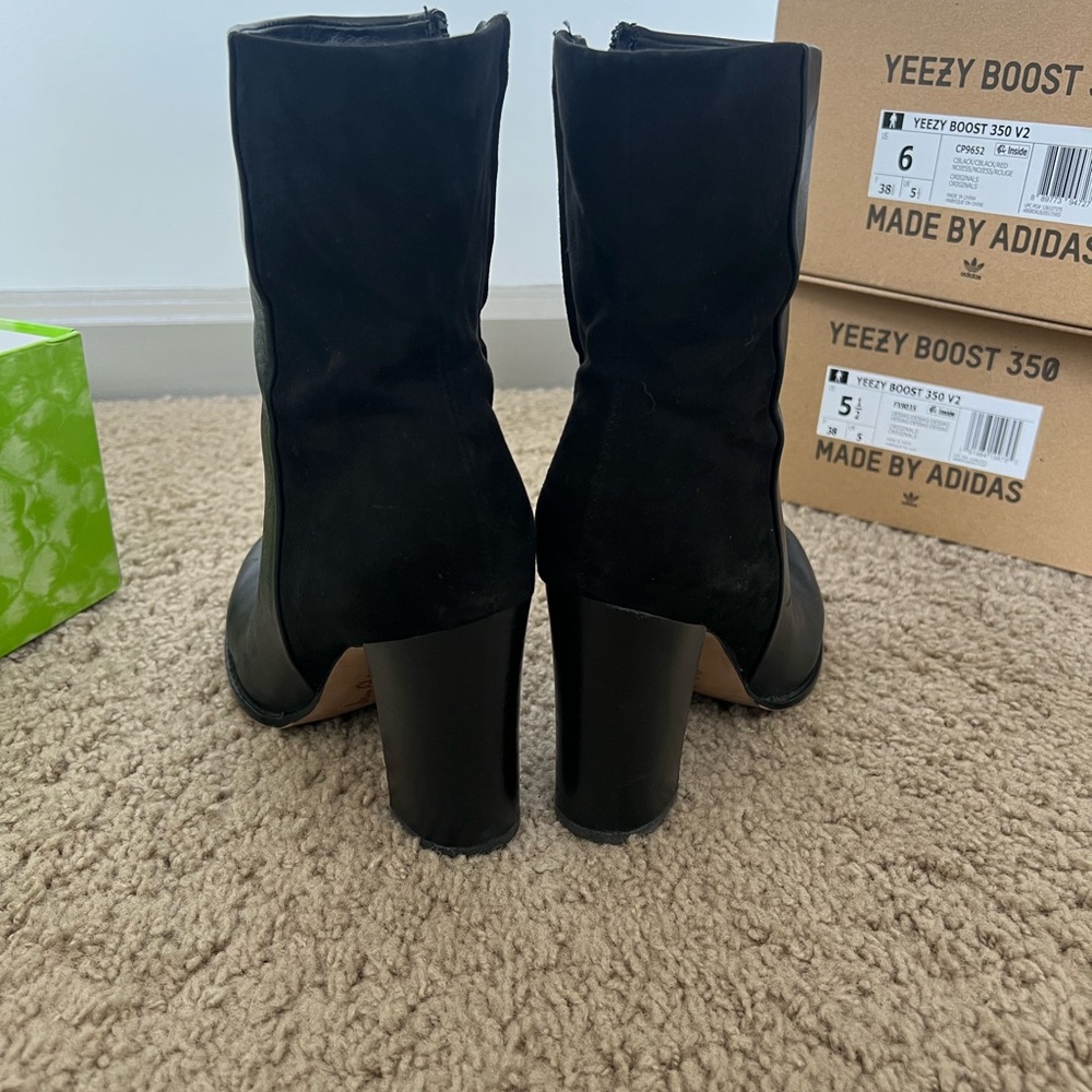 Sam Edelman Black Ankle Booties with Classic Silhouette - Picture 2 of 8